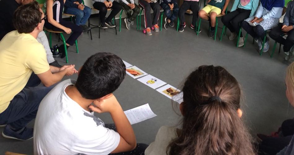 Filosofisk dialog i grundskolen, børn sidder i cirkel